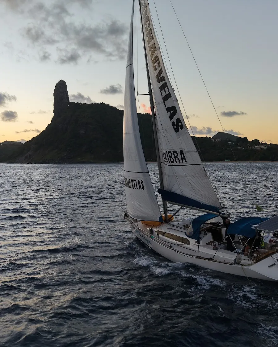 Chegada com o Morro do Pico ao fundo